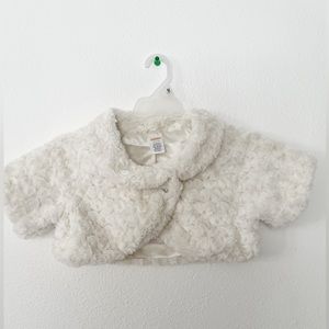 Gymboree white plush buff/jacket. Sz M/7-8 NWOT